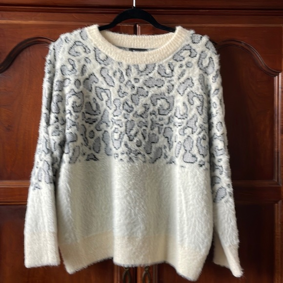 Sweaters - ii Sisters Cream Gray Leopard Print Sweater